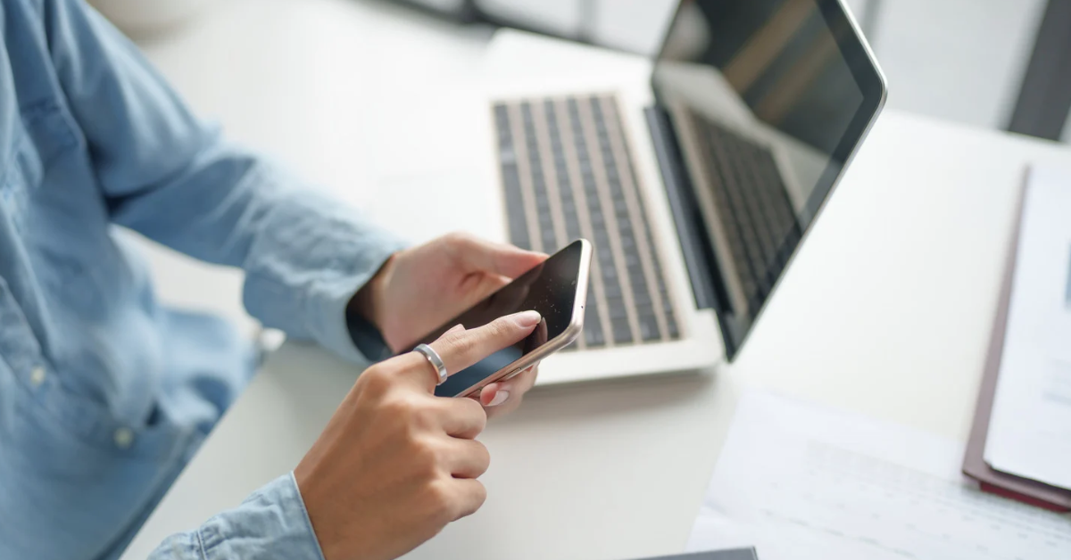 ONE APP, COMPLETE HIRING SOLUTION FOR HELPERS